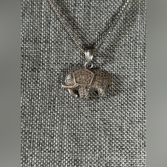925 Sterling Silver Marcasite Asian Elephant Pendant and Chain - Picture 6 of 12